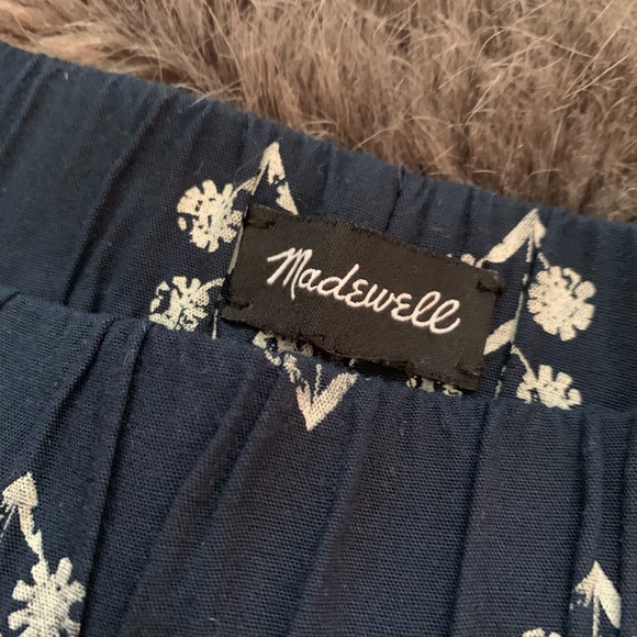 Madewell Pull On Shorts in Folk Floral - Picture 2 of 4